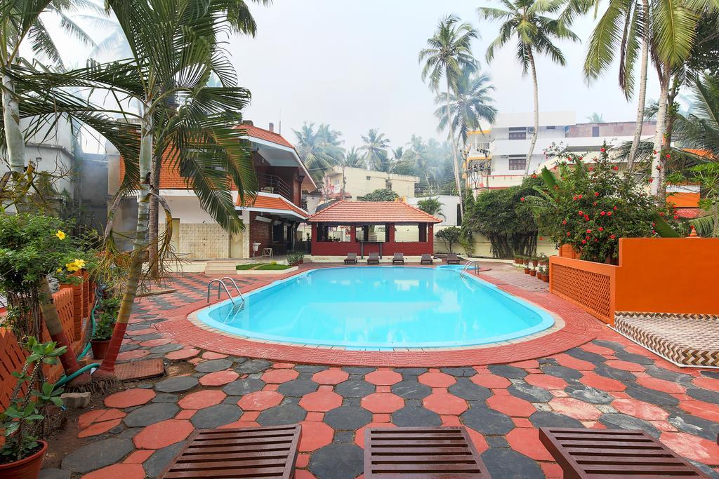 Treebo Moonlight Hotel Thiruvananthapuram Exterior photo